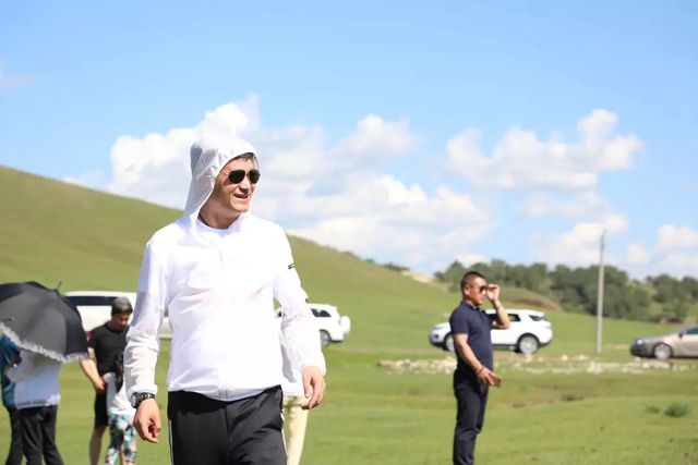 乾港集團(tuán)高層草原自駕游 乾港集團(tuán)高層草原自駕游